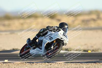 media/Dec-07-2025-CVMA (Sun) [[3e7d2de5dc]]/Race 18-Formula Twins-Formula 40 UL/